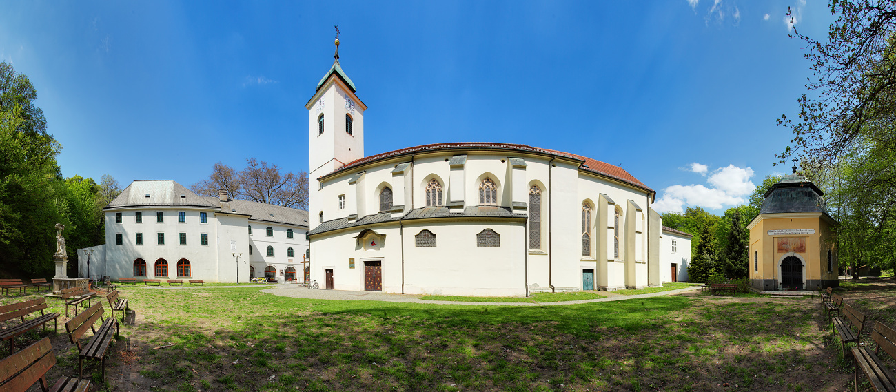 Bazilika Narodenia Panny Márie a Exercičný dom