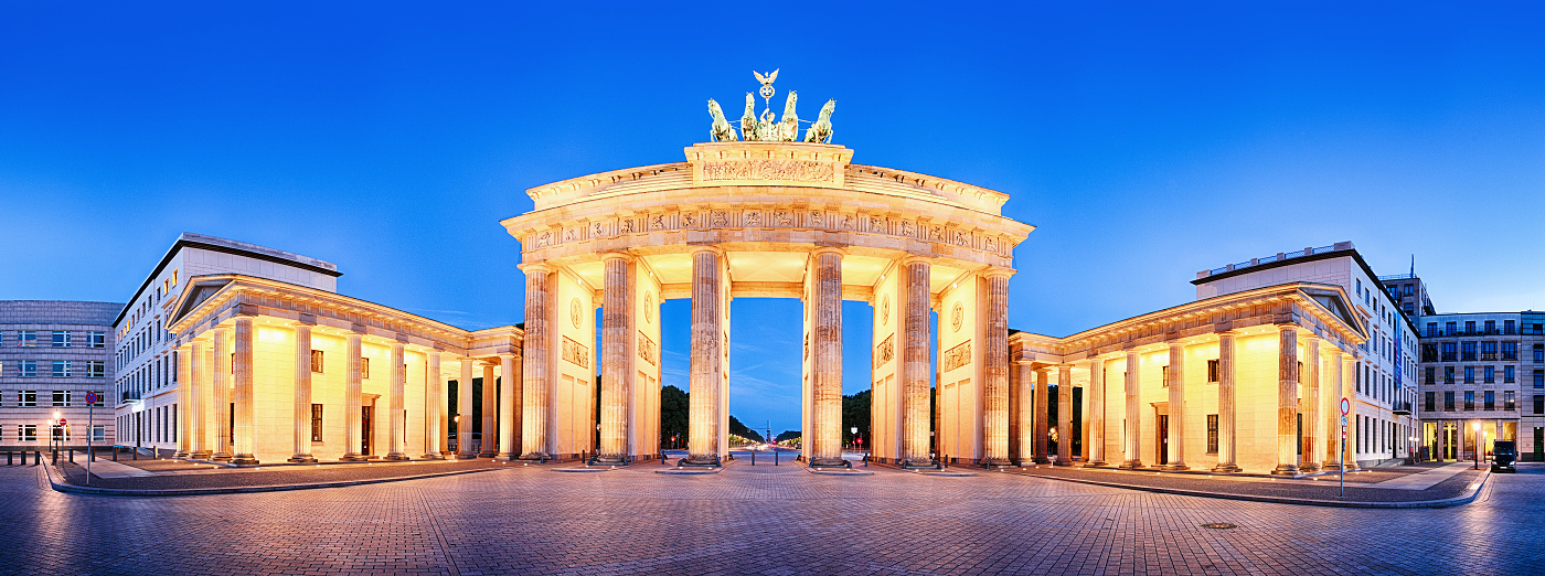 Brandenburg Gate - panorama