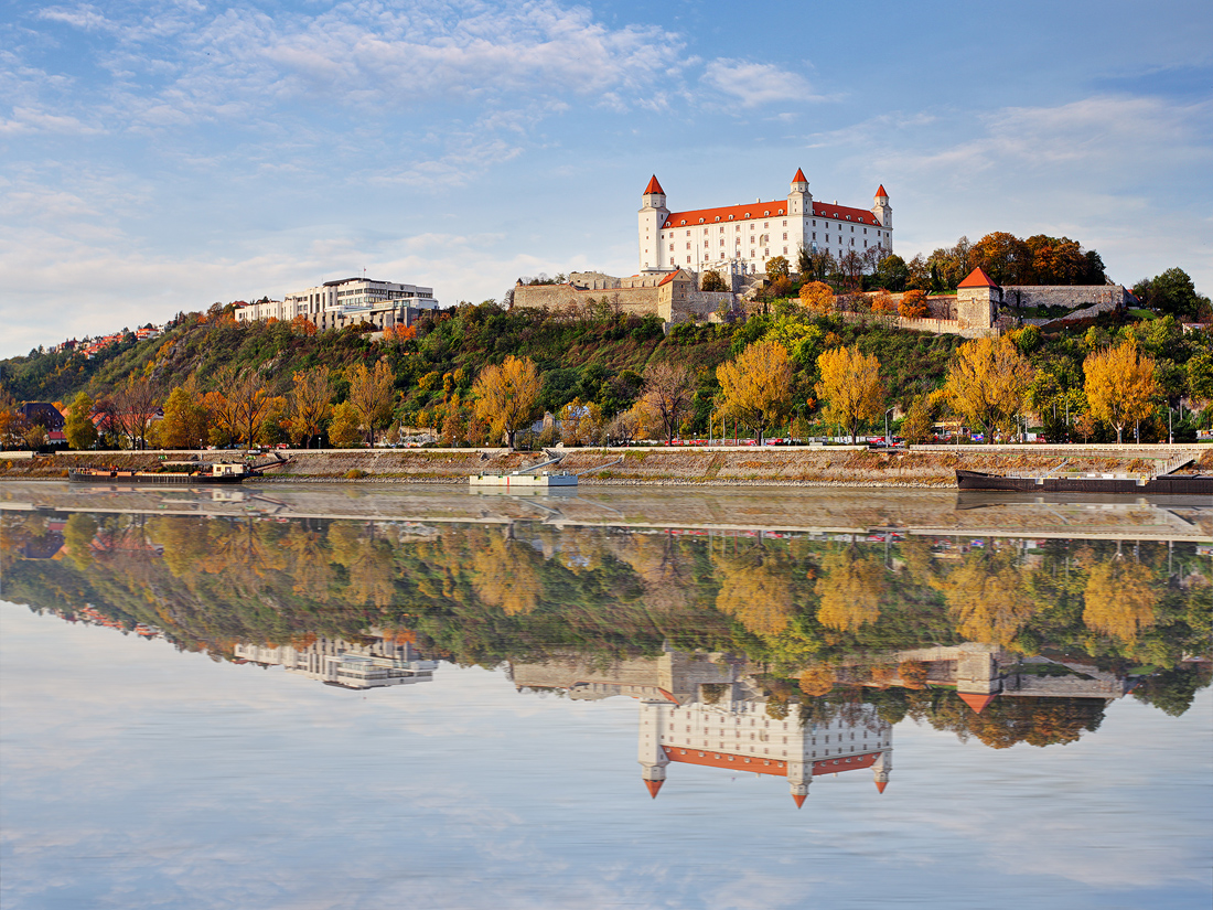 Bratislavský hrad v jeseni