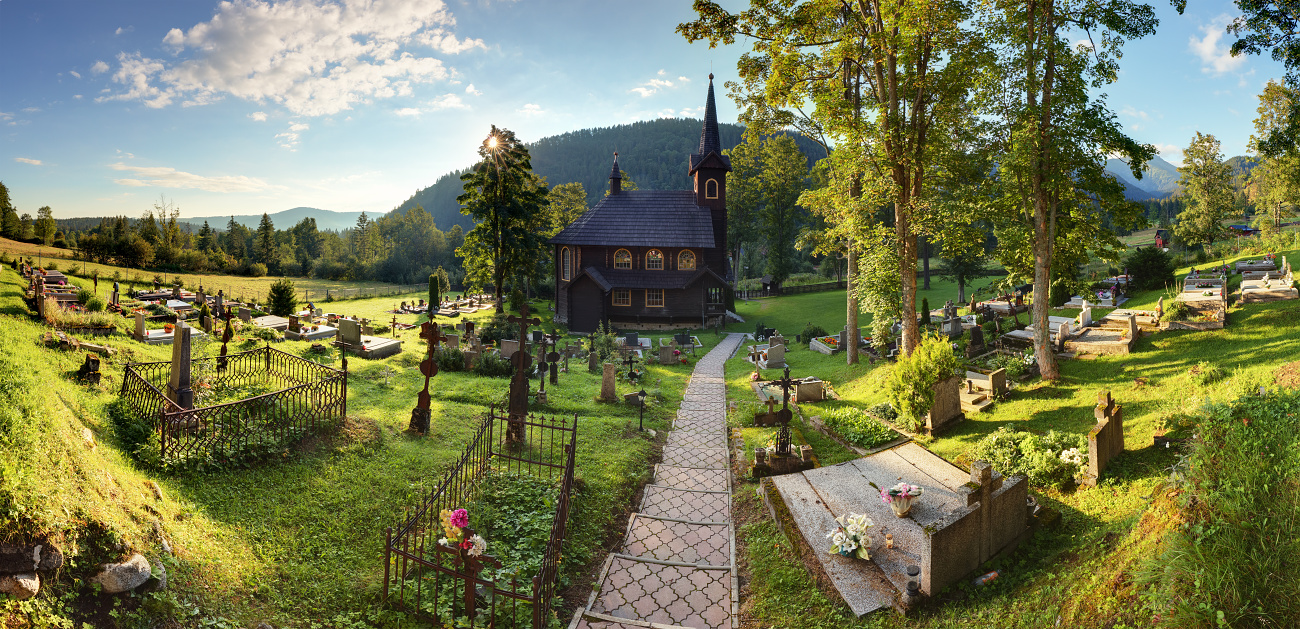 Cintorín a kostol v Tatranskej Javorine