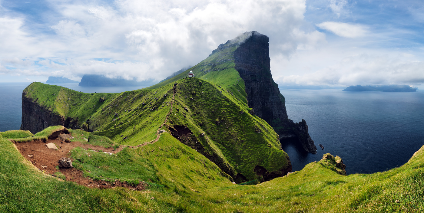 Kallur lighthouse in Kalsoy island