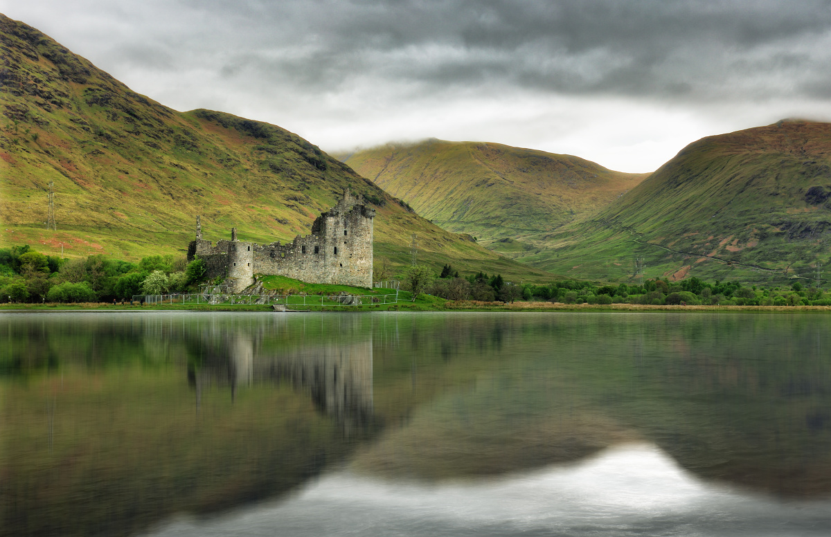 Kilchurn Castle with reflection