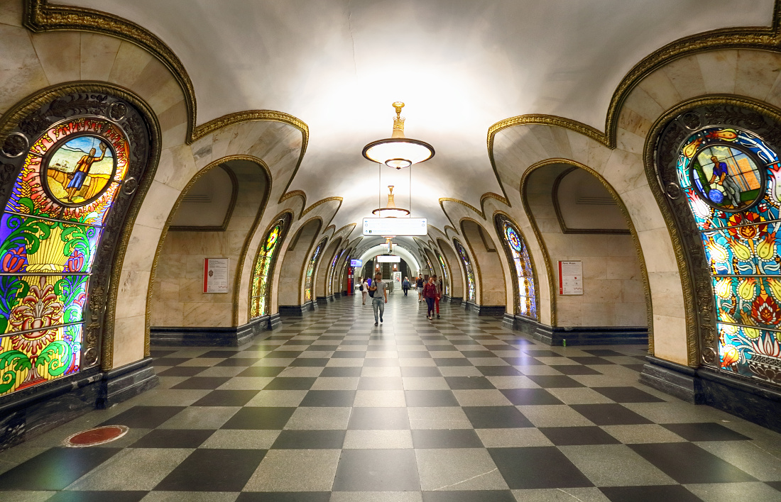 Metro: station Novoslobodskaya