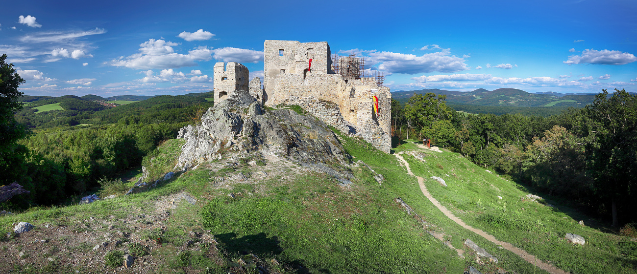 Panoráma hradu Hrušov