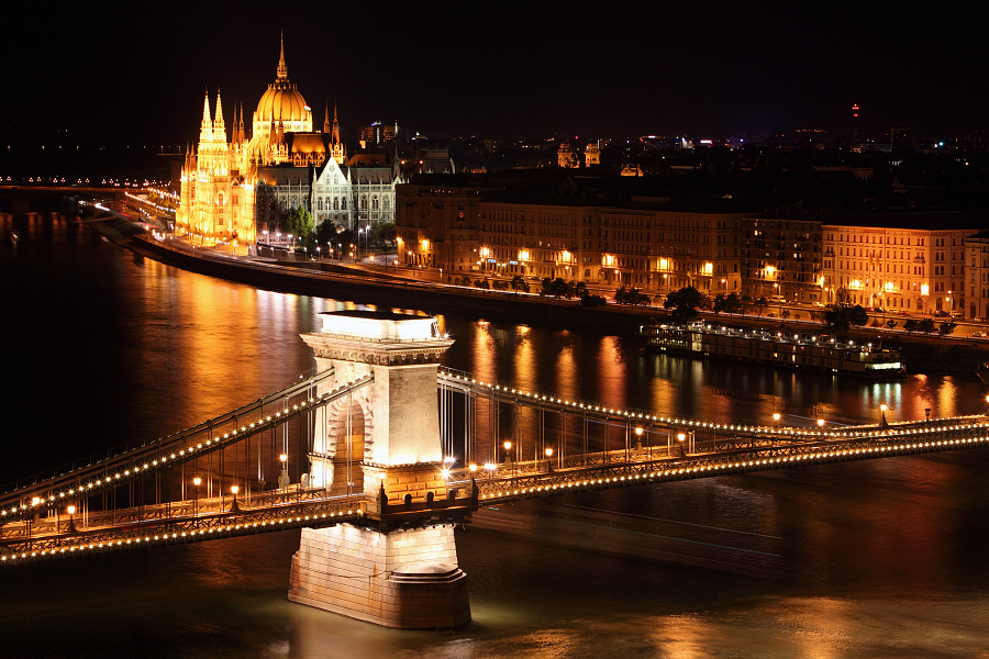 Reťazový most a parlament v Budapešti