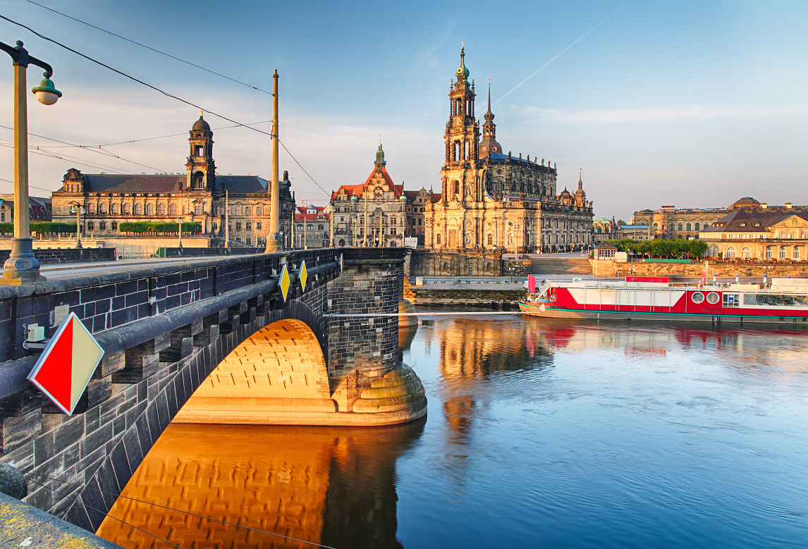 Sunrise on Bridge, Dresden