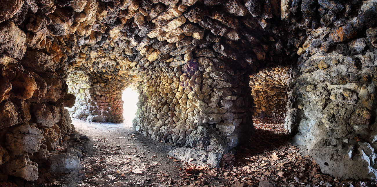 Umelá jaskyňa Grotta v parku, Dolna Krupá