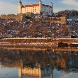 Bratislavský hrad s odrazom